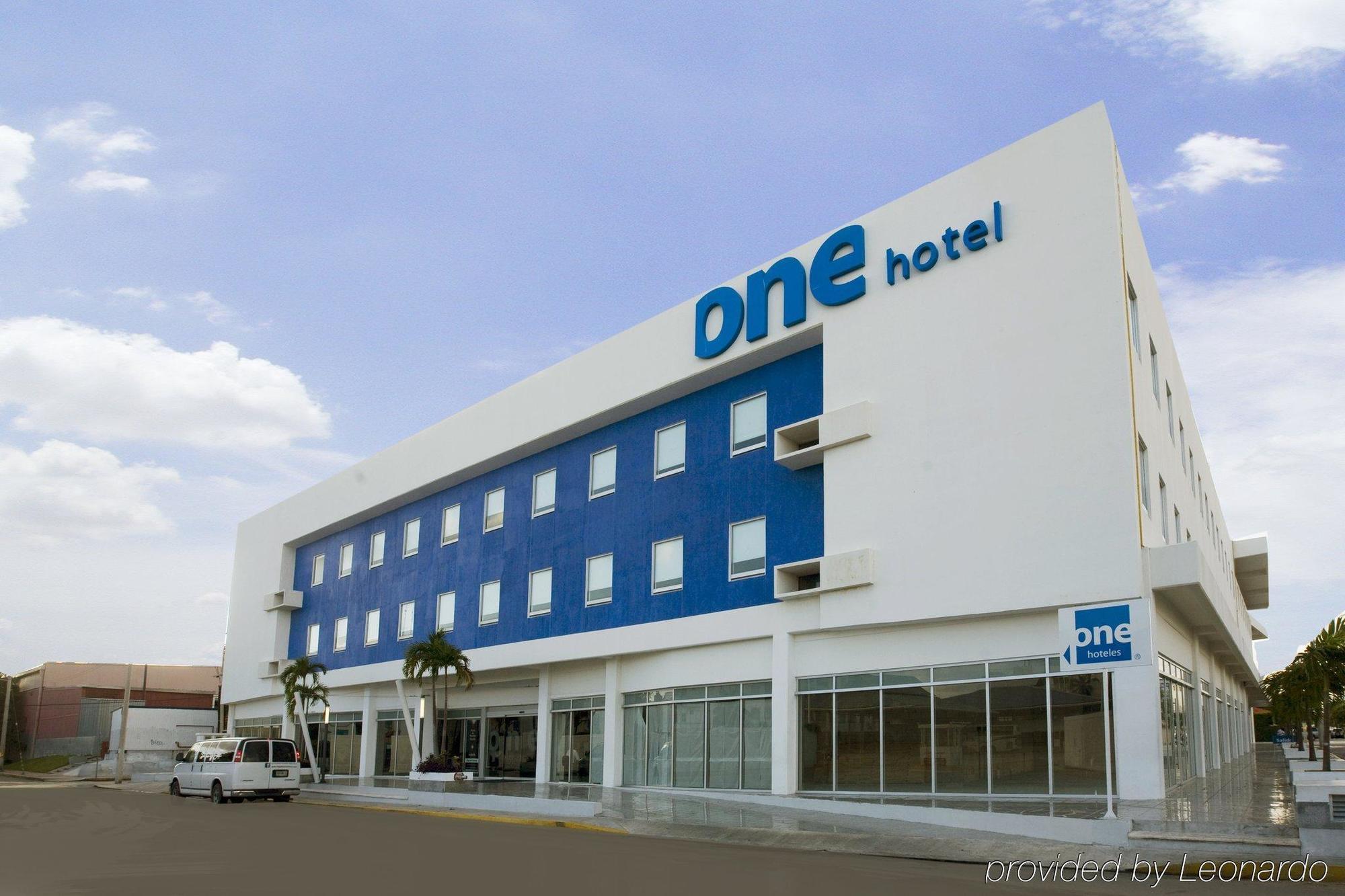Hotel One Playa Del Carmen Esterno foto