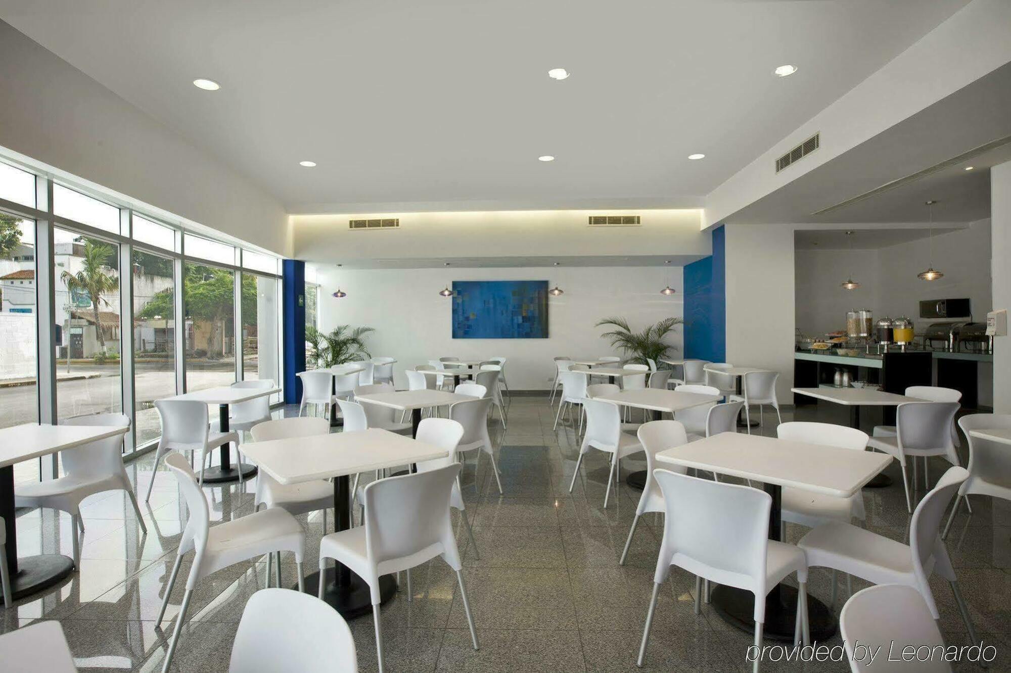 Hotel One Playa Del Carmen Esterno foto