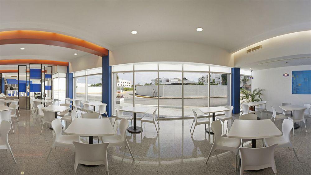 Hotel One Playa Del Carmen Esterno foto